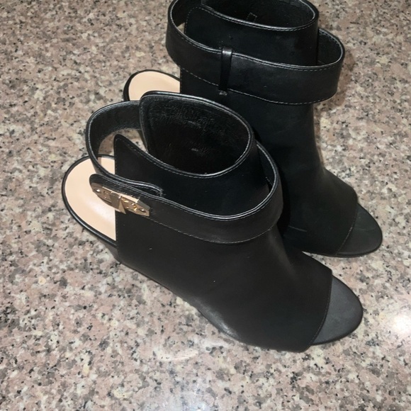 Beautiful Black and Gold Open Toe Leather Wedge - Picture 6 of 6